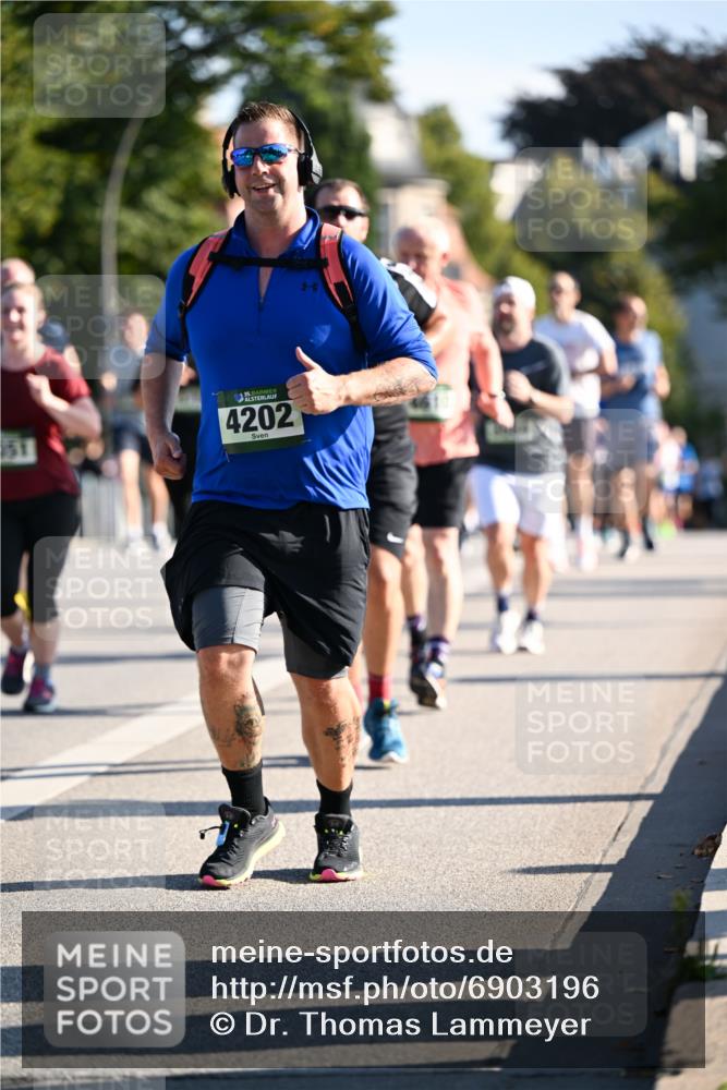 01.09.2024 - BARMER Alsterlauf Dr. Thomas Lammeyer http://msf.ph/oto/6903196 01.09.2024 09:39:47 Laufen 151, 35, 5, 4202 meine-sportfotos.de