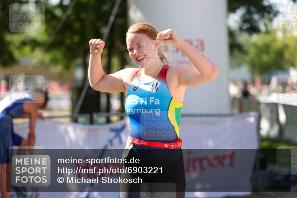 01.09.2024 - 17. Tribühne Triathlon Michael Strokosch http://msf.ph/oto/6903221 01.09.2024 11:03:17 Ziel 227, 229, 265 meine-sportfotos.de