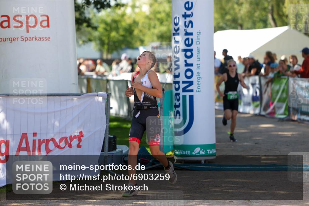 01.09.2024 - 17. Tribühne Triathlon Michael Strokosch http://msf.ph/oto/6903259 01.09.2024 11:03:21 Ziel 227, 229 meine-sportfotos.de