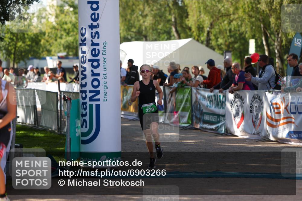 01.09.2024 - 17. Tribühne Triathlon Michael Strokosch http://msf.ph/oto/6903266 01.09.2024 11:03:22 Ziel 227, 229, 233 meine-sportfotos.de