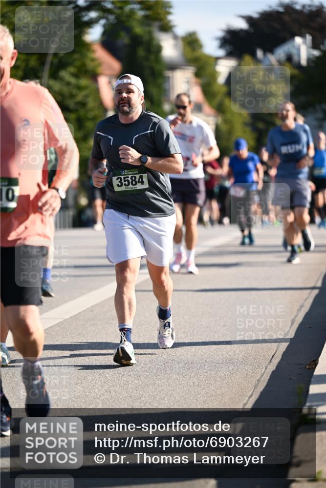 01.09.2024 - BARMER Alsterlauf Dr. Thomas Lammeyer http://msf.ph/oto/6903267 01.09.2024 09:39:50 Laufen 10, 10, 3584 meine-sportfotos.de