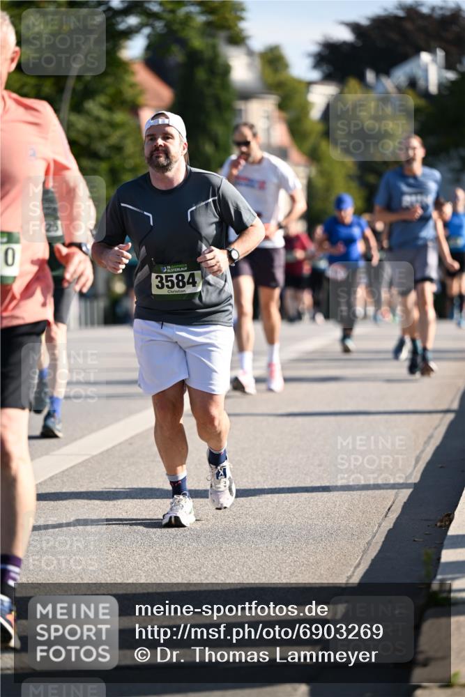 01.09.2024 - BARMER Alsterlauf Dr. Thomas Lammeyer http://msf.ph/oto/6903269 01.09.2024 09:39:50 Laufen 0, 135, 3584 meine-sportfotos.de