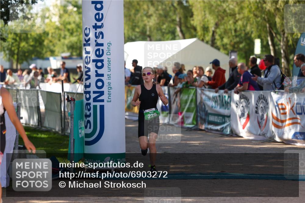 01.09.2024 - 17. Tribühne Triathlon Michael Strokosch http://msf.ph/oto/6903272 01.09.2024 11:03:23 Ziel 227, 229, 233 meine-sportfotos.de
