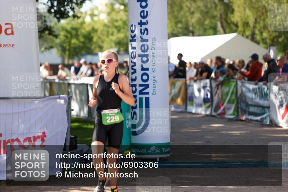 01.09.2024 - 17. Tribühne Triathlon Michael Strokosch http://msf.ph/oto/6903306 01.09.2024 11:03:24 Ziel 227, 229, 233 meine-sportfotos.de