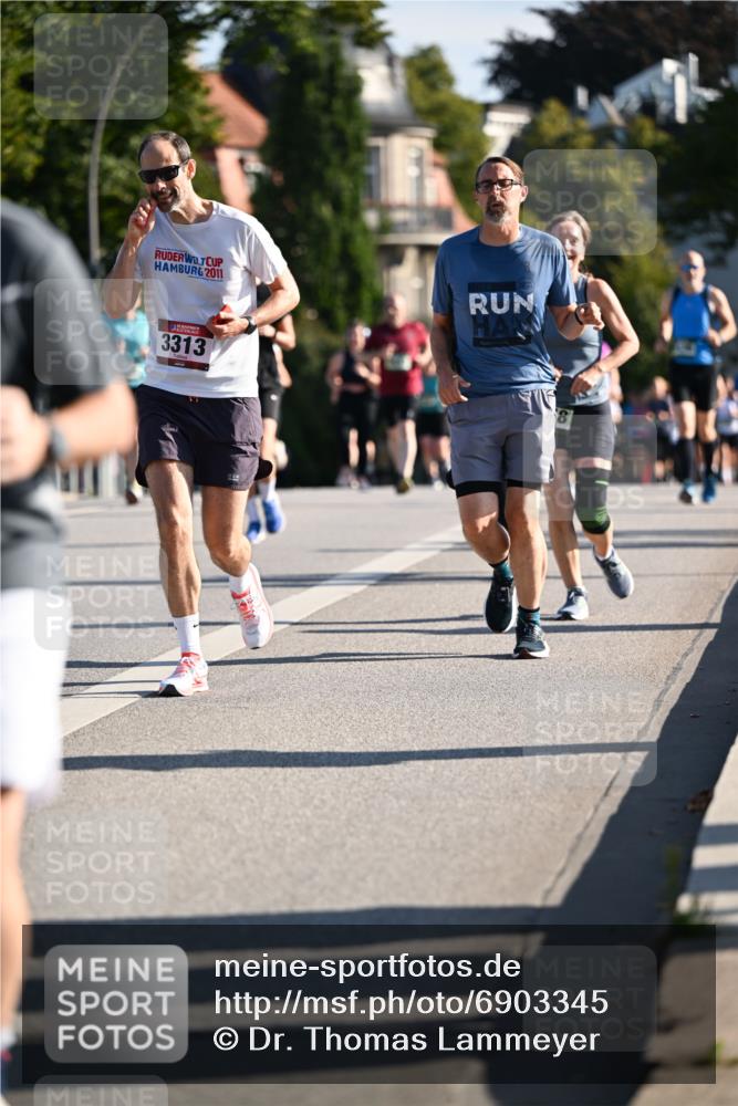 01.09.2024 - BARMER Alsterlauf Dr. Thomas Lammeyer http://msf.ph/oto/6903345 01.09.2024 09:39:52 Laufen 2011, 3313, 8 meine-sportfotos.de