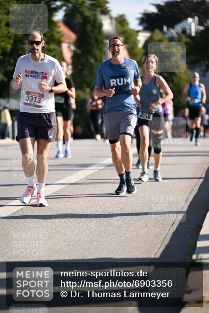 01.09.2024 - BARMER Alsterlauf Dr. Thomas Lammeyer http://msf.ph/oto/6903356 01.09.2024 09:39:52 Laufen 2011, 3313, 2458 meine-sportfotos.de