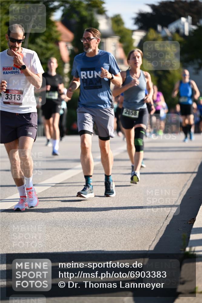 01.09.2024 - BARMER Alsterlauf Dr. Thomas Lammeyer http://msf.ph/oto/6903383 01.09.2024 09:39:53 Laufen 2, 3313, 2858 meine-sportfotos.de
