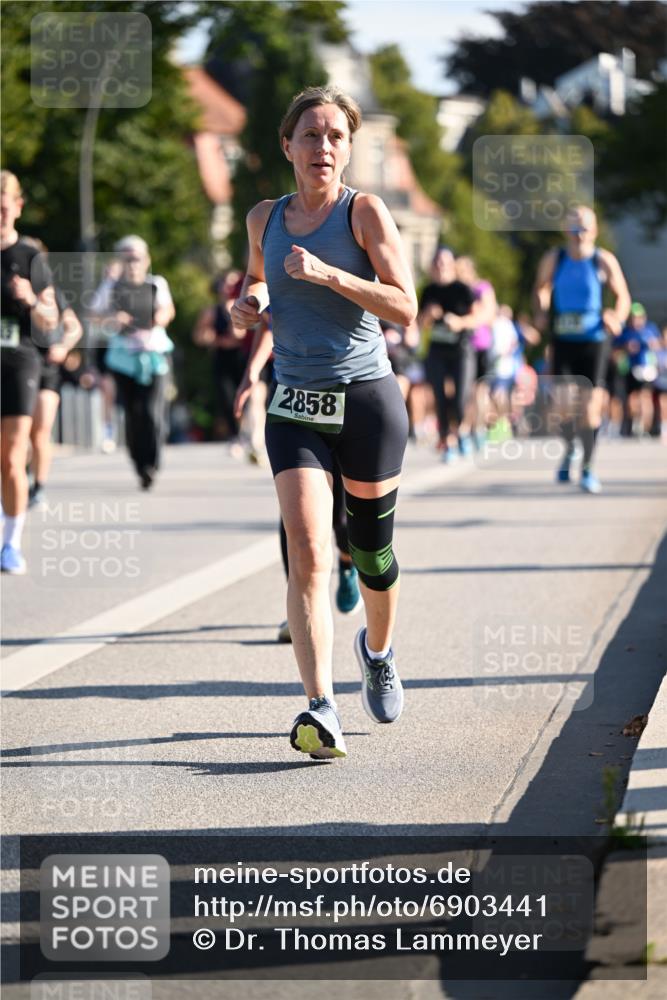 01.09.2024 - BARMER Alsterlauf Dr. Thomas Lammeyer http://msf.ph/oto/6903441 01.09.2024 09:39:54 Laufen 2858 meine-sportfotos.de