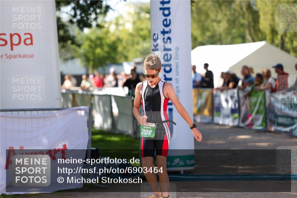 01.09.2024 - 17. Tribühne Triathlon Michael Strokosch http://msf.ph/oto/6903464 01.09.2024 11:03:44 Ziel 209, 213, 245, 275 meine-sportfotos.de