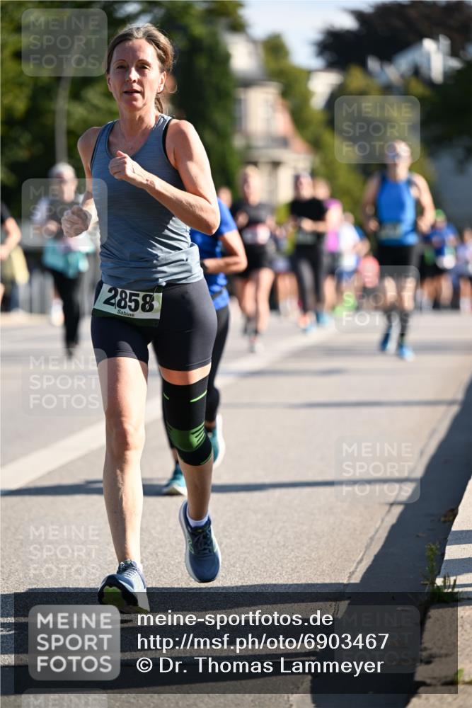 01.09.2024 - BARMER Alsterlauf Dr. Thomas Lammeyer http://msf.ph/oto/6903467 01.09.2024 09:39:55 Laufen 2858 meine-sportfotos.de