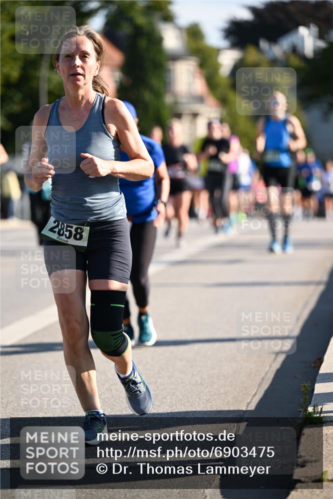 01.09.2024 - BARMER Alsterlauf Dr. Thomas Lammeyer http://msf.ph/oto/6903475 01.09.2024 09:39:55 Laufen 2858 meine-sportfotos.de