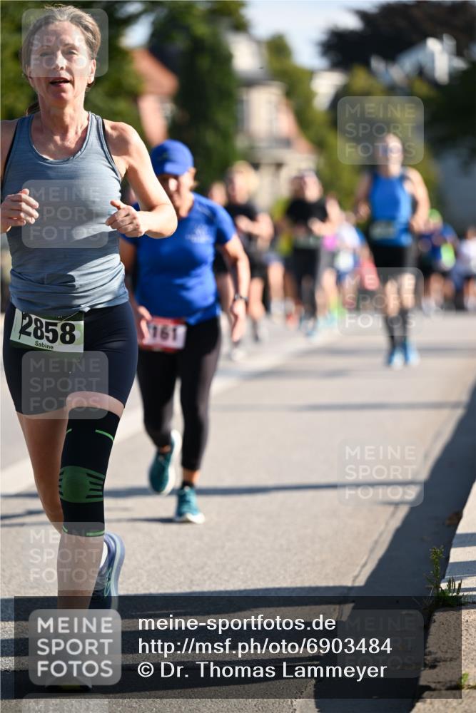 01.09.2024 - BARMER Alsterlauf Dr. Thomas Lammeyer http://msf.ph/oto/6903484 01.09.2024 09:39:55 Laufen 2858, 161 meine-sportfotos.de