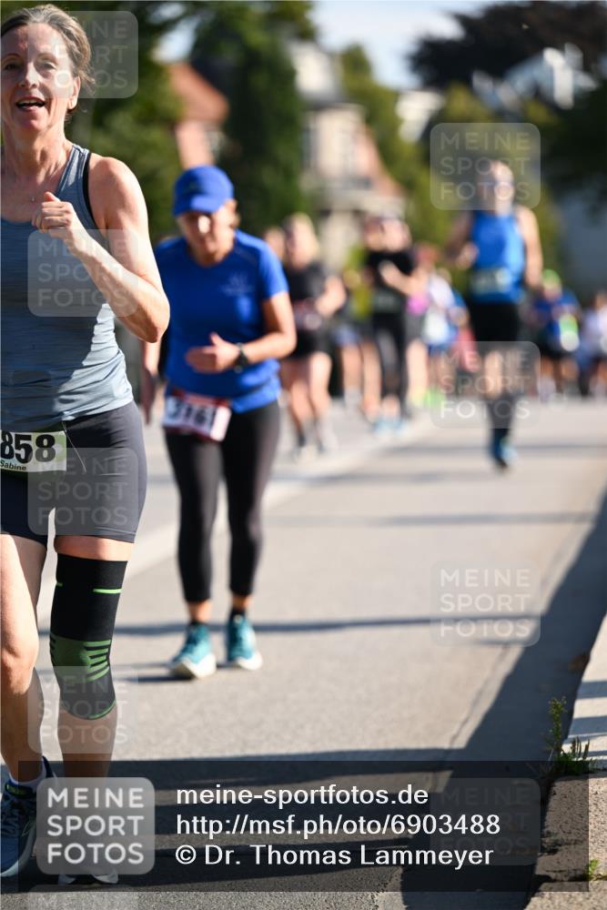 01.09.2024 - BARMER Alsterlauf Dr. Thomas Lammeyer http://msf.ph/oto/6903488 01.09.2024 09:39:56 Laufen 858 meine-sportfotos.de