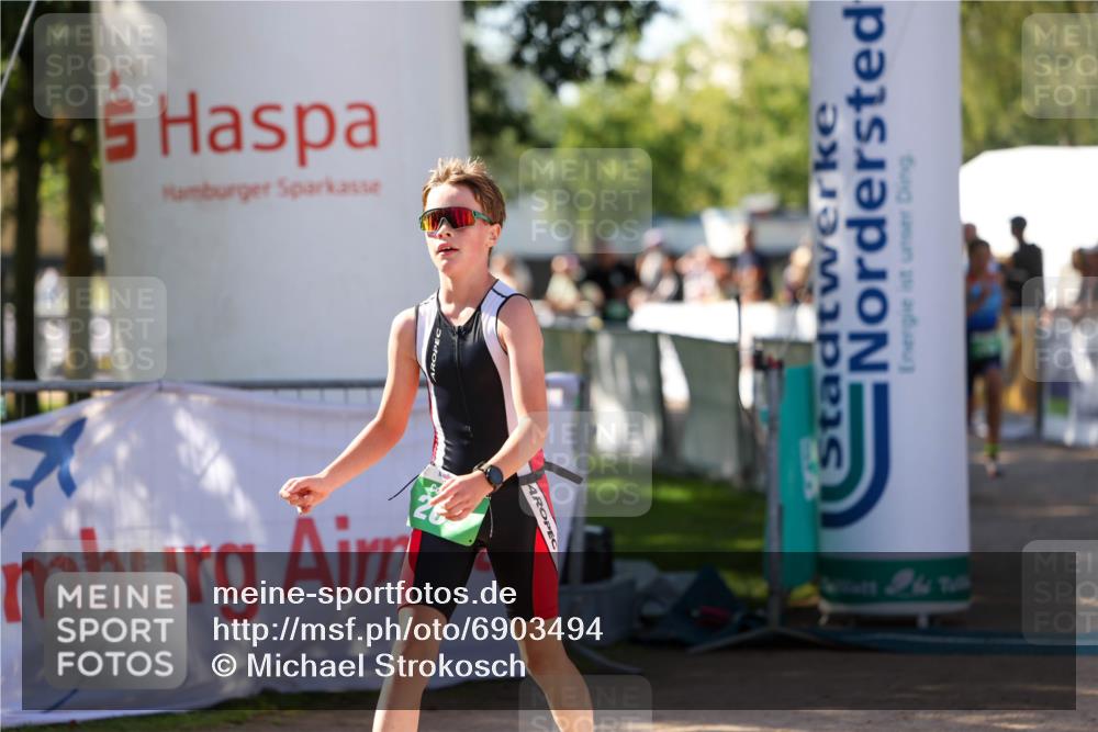 01.09.2024 - 17. Tribühne Triathlon Michael Strokosch http://msf.ph/oto/6903494 01.09.2024 11:03:46 Ziel 209, 213, 245, 275 meine-sportfotos.de
