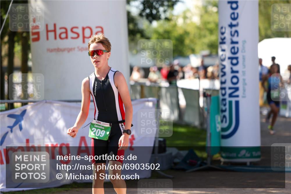 01.09.2024 - 17. Tribühne Triathlon Michael Strokosch http://msf.ph/oto/6903502 01.09.2024 11:03:46 Ziel 209, 213, 245, 275 meine-sportfotos.de
