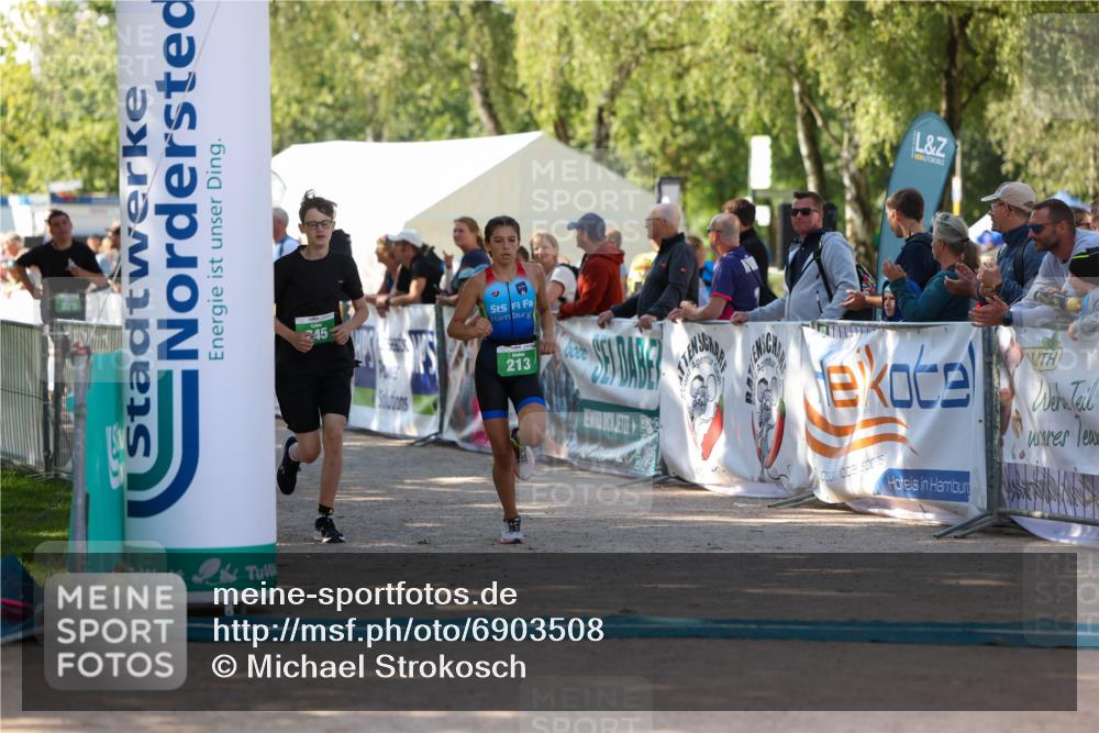 01.09.2024 - 17. Tribühne Triathlon Michael Strokosch http://msf.ph/oto/6903508 01.09.2024 11:03:47 Ziel 209, 213, 245, 275 meine-sportfotos.de