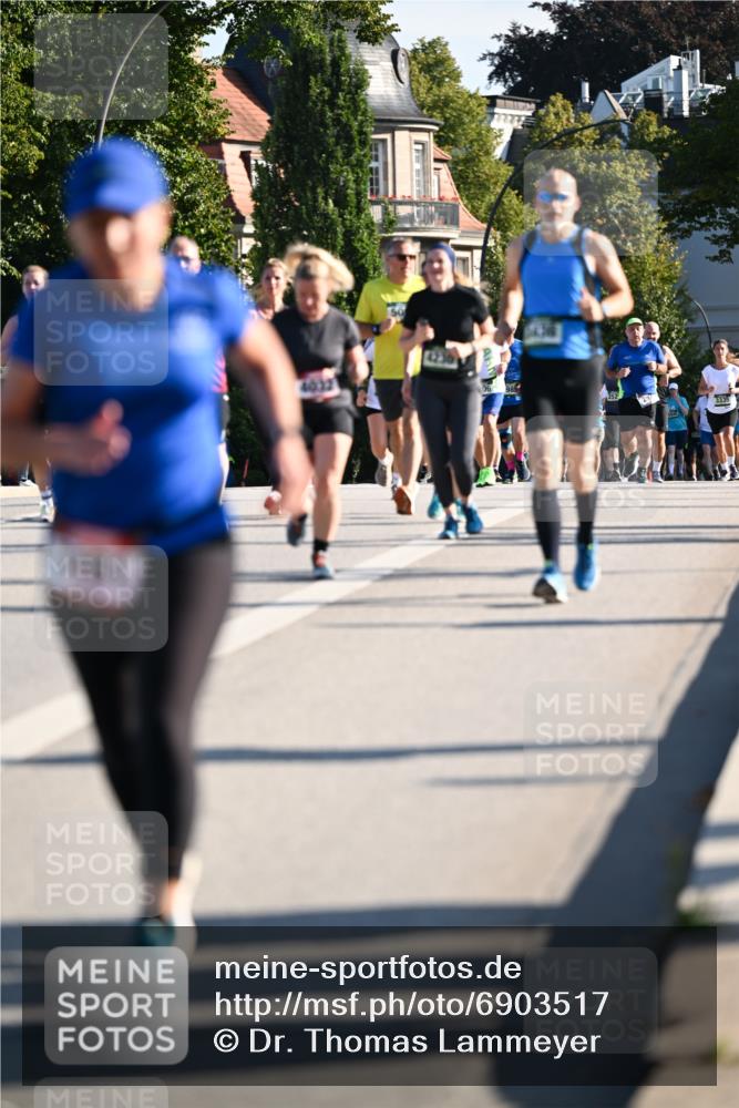 01.09.2024 - BARMER Alsterlauf Dr. Thomas Lammeyer http://msf.ph/oto/6903517 01.09.2024 09:39:57 Laufen  meine-sportfotos.de