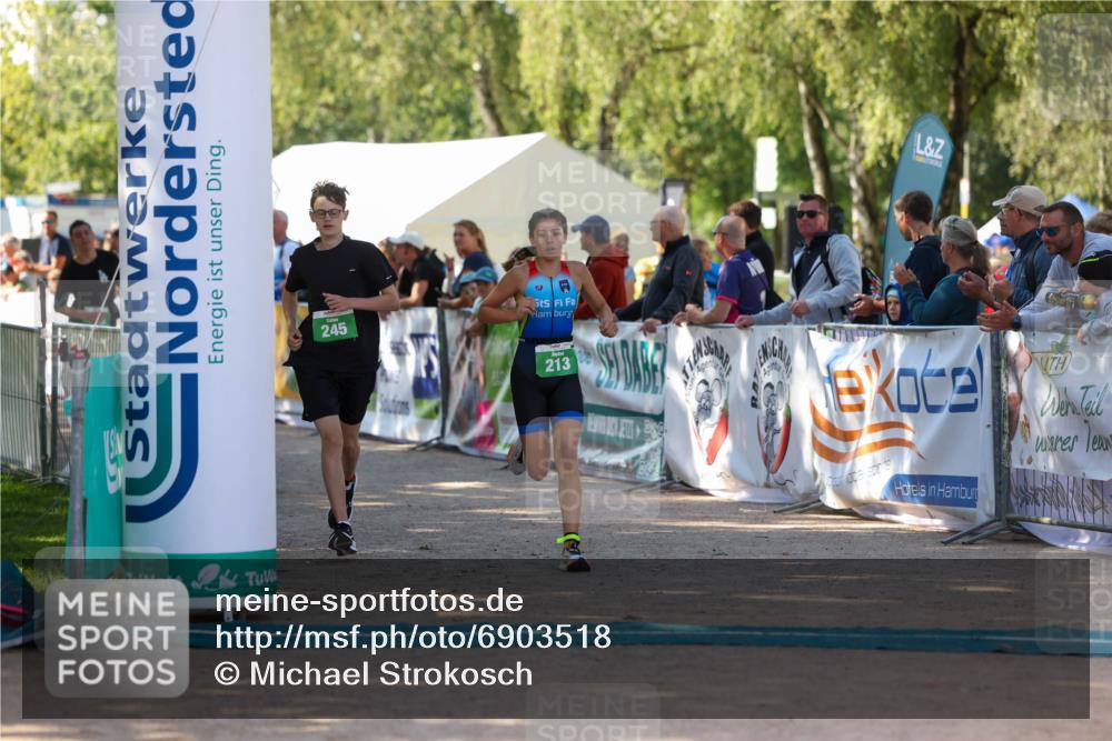 01.09.2024 - 17. Tribühne Triathlon Michael Strokosch http://msf.ph/oto/6903518 01.09.2024 11:03:47 Ziel 209, 213, 245, 275 meine-sportfotos.de