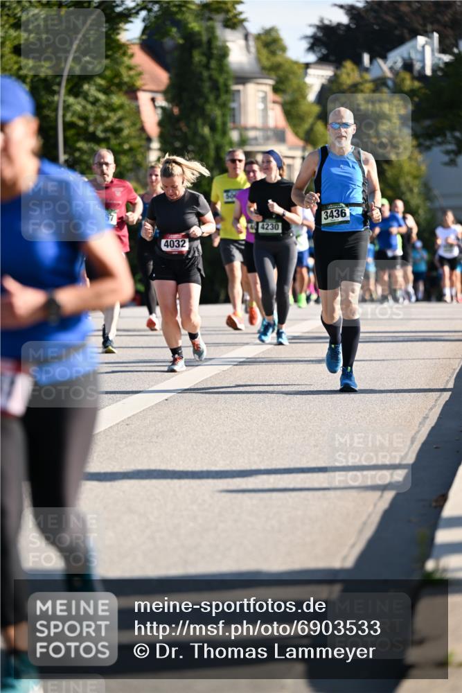 01.09.2024 - BARMER Alsterlauf Dr. Thomas Lammeyer http://msf.ph/oto/6903533 01.09.2024 09:39:57 Laufen 4032, 3436, 44230 meine-sportfotos.de