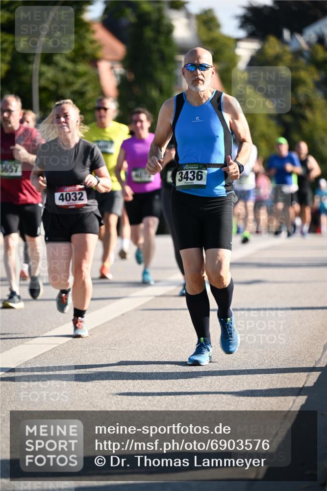 01.09.2024 - BARMER Alsterlauf Dr. Thomas Lammeyer http://msf.ph/oto/6903576 01.09.2024 09:39:59 Laufen 1657, 4032, 3436 meine-sportfotos.de