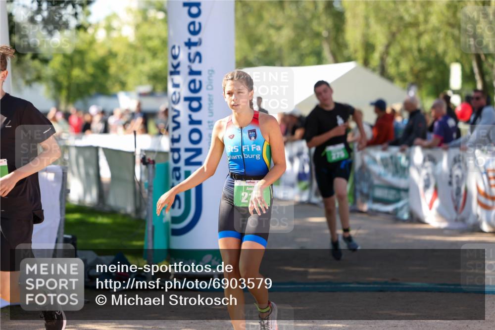 01.09.2024 - 17. Tribühne Triathlon Michael Strokosch http://msf.ph/oto/6903579 01.09.2024 11:03:50 Ziel 213, 245, 275 meine-sportfotos.de