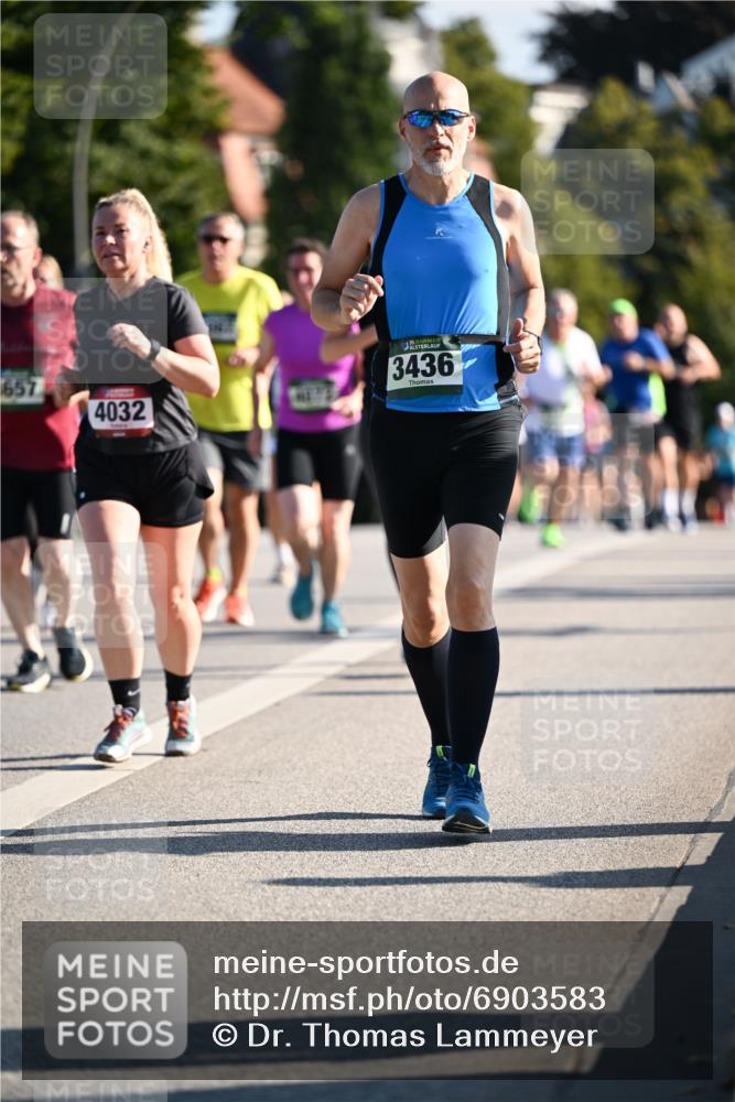 01.09.2024 - BARMER Alsterlauf Dr. Thomas Lammeyer http://msf.ph/oto/6903583 01.09.2024 09:39:59 Laufen 657, 4032, 3436 meine-sportfotos.de