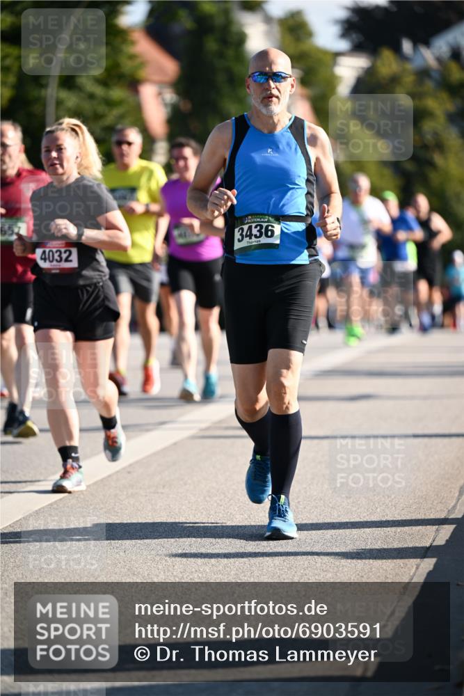 01.09.2024 - BARMER Alsterlauf Dr. Thomas Lammeyer http://msf.ph/oto/6903591 01.09.2024 09:39:59 Laufen 4032, 3436 meine-sportfotos.de