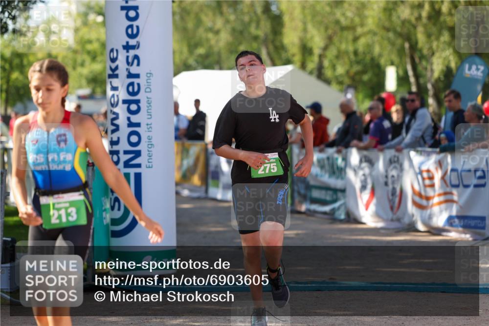 01.09.2024 - 17. Tribühne Triathlon Michael Strokosch http://msf.ph/oto/6903605 01.09.2024 11:03:51 Ziel 213, 245, 275 meine-sportfotos.de