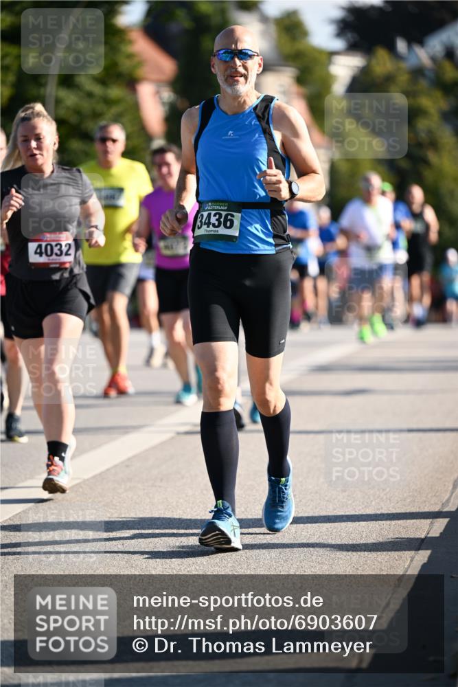 01.09.2024 - BARMER Alsterlauf Dr. Thomas Lammeyer http://msf.ph/oto/6903607 01.09.2024 09:39:59 Laufen 4032, 3436 meine-sportfotos.de