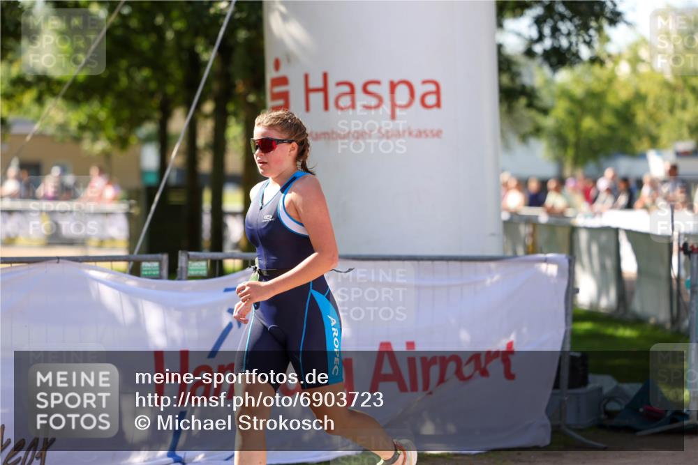 01.09.2024 - 17. Tribühne Triathlon Michael Strokosch http://msf.ph/oto/6903723 01.09.2024 11:04:09 Ziel 283 meine-sportfotos.de