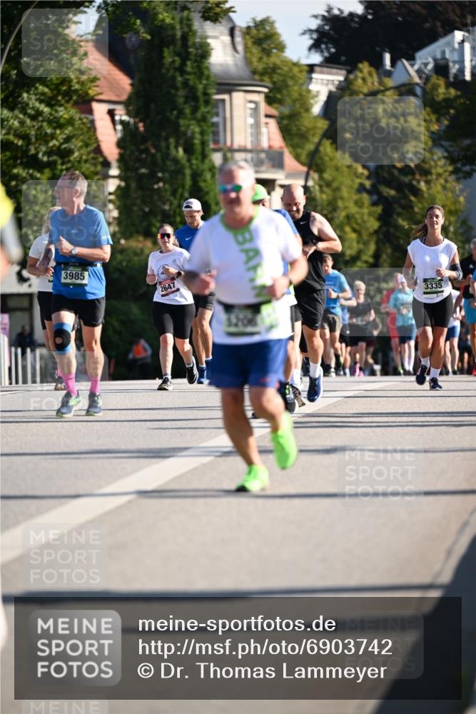 01.09.2024 - BARMER Alsterlauf Dr. Thomas Lammeyer http://msf.ph/oto/6903742 01.09.2024 09:40:04 Laufen 3985, 2647, 66, 3335 meine-sportfotos.de
