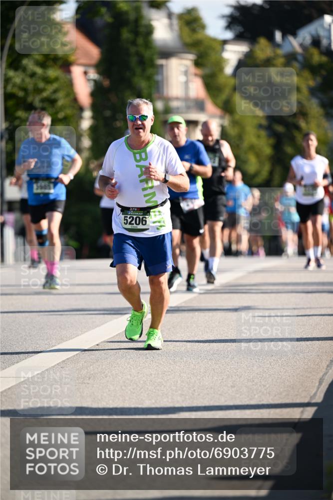 01.09.2024 - BARMER Alsterlauf Dr. Thomas Lammeyer http://msf.ph/oto/6903775 01.09.2024 09:40:04 Laufen 5206 meine-sportfotos.de