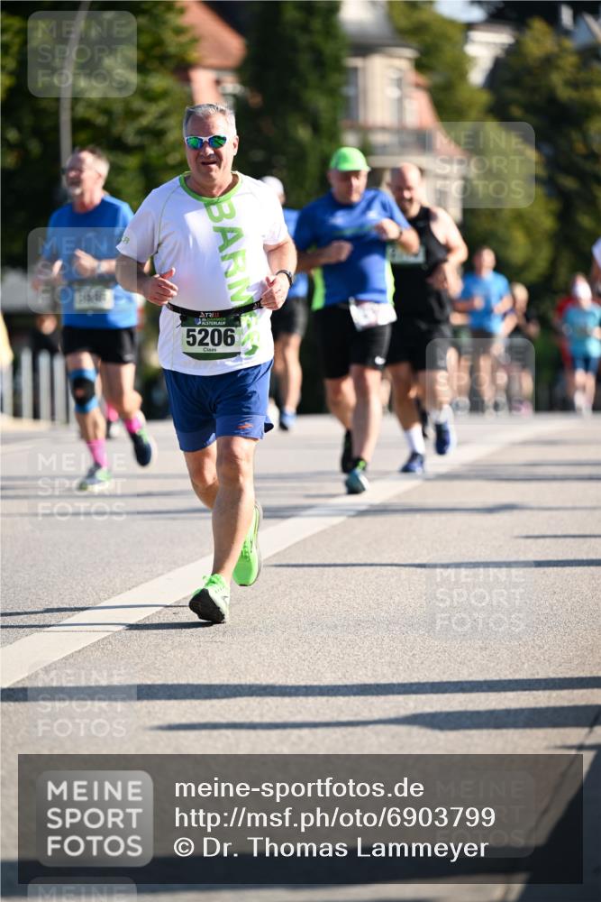 01.09.2024 - BARMER Alsterlauf Dr. Thomas Lammeyer http://msf.ph/oto/6903799 01.09.2024 09:40:04 Laufen 11, 5206 meine-sportfotos.de