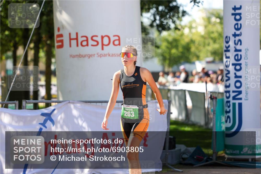 01.09.2024 - 17. Tribühne Triathlon Michael Strokosch http://msf.ph/oto/6903805 01.09.2024 11:04:32 Ziel 263, 305 meine-sportfotos.de