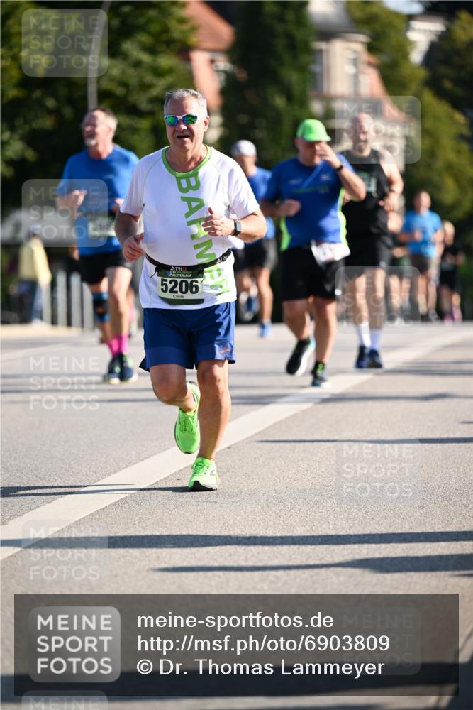 01.09.2024 - BARMER Alsterlauf Dr. Thomas Lammeyer http://msf.ph/oto/6903809 01.09.2024 09:40:05 Laufen 5206 meine-sportfotos.de