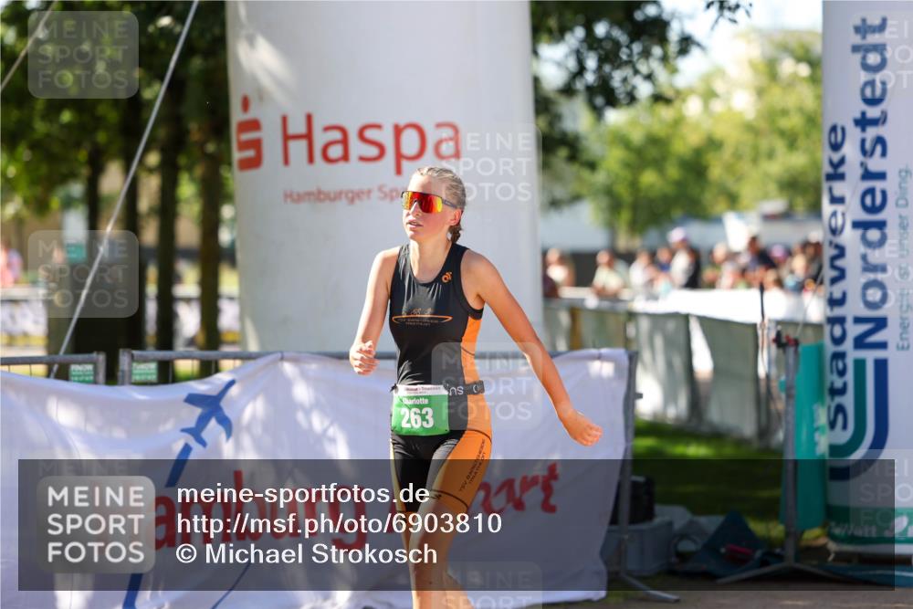 01.09.2024 - 17. Tribühne Triathlon Michael Strokosch http://msf.ph/oto/6903810 01.09.2024 11:04:32 Ziel 263, 305 meine-sportfotos.de