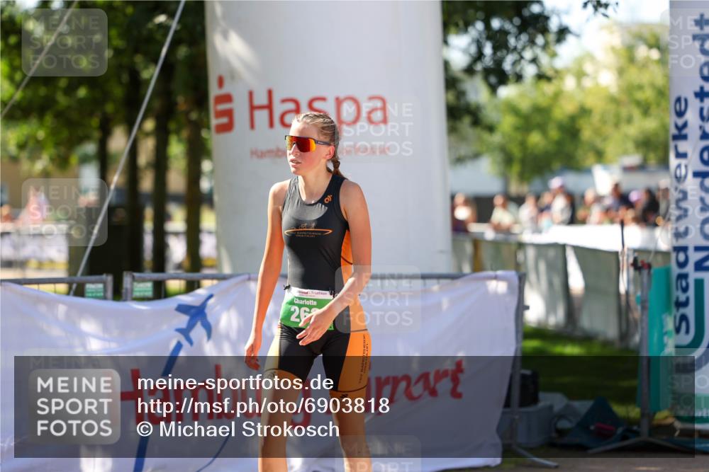 01.09.2024 - 17. Tribühne Triathlon Michael Strokosch http://msf.ph/oto/6903818 01.09.2024 11:04:32 Ziel 263, 305 meine-sportfotos.de