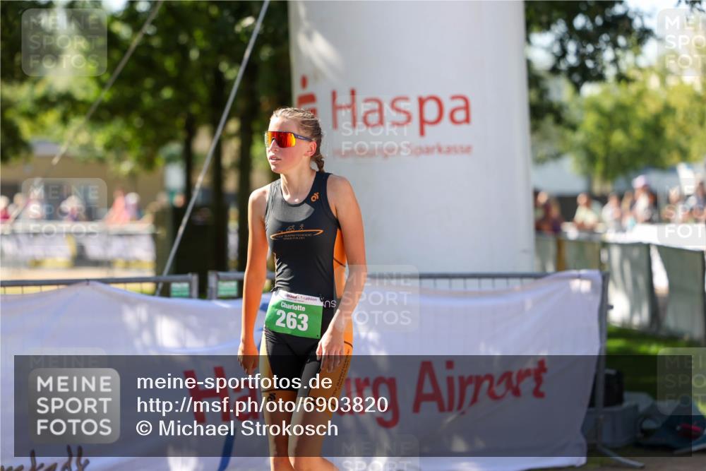 01.09.2024 - 17. Tribühne Triathlon Michael Strokosch http://msf.ph/oto/6903820 01.09.2024 11:04:32 Ziel 263, 305 meine-sportfotos.de