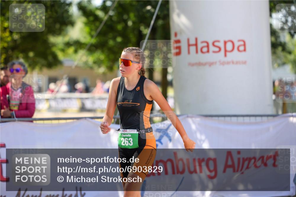 01.09.2024 - 17. Tribühne Triathlon Michael Strokosch http://msf.ph/oto/6903829 01.09.2024 11:04:33 Ziel 263, 305 meine-sportfotos.de