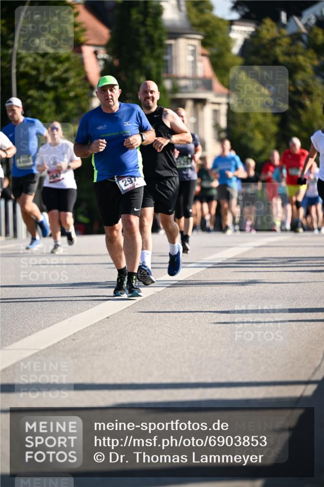 01.09.2024 - BARMER Alsterlauf Dr. Thomas Lammeyer http://msf.ph/oto/6903853 01.09.2024 09:40:06 Laufen 2016, 297 meine-sportfotos.de