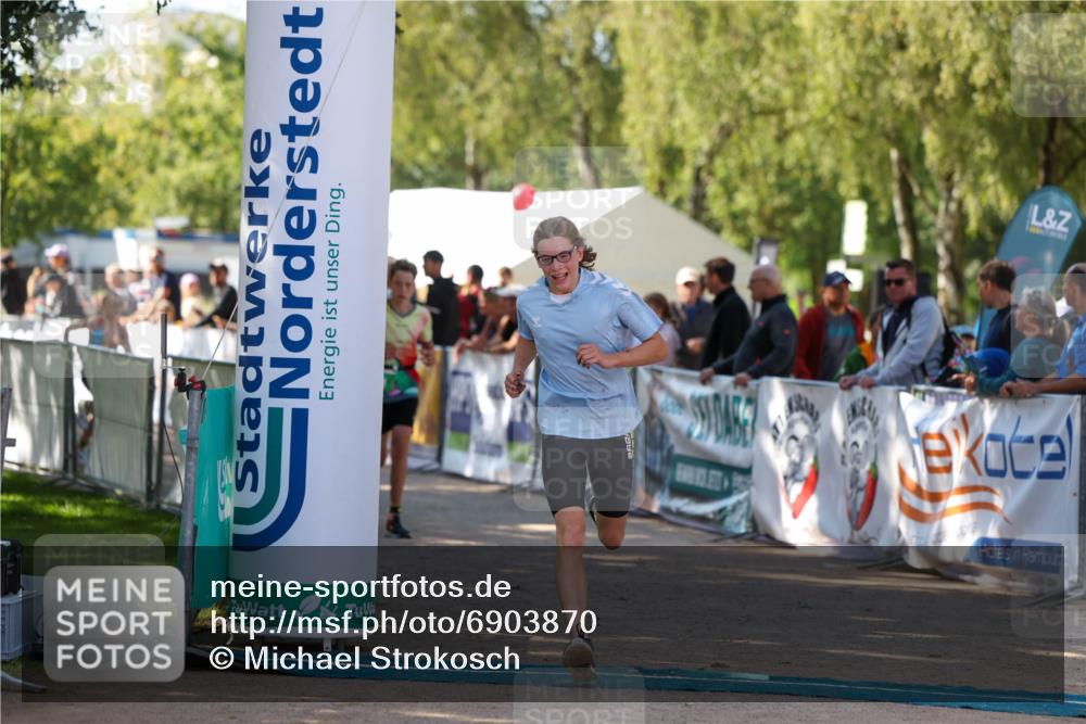 01.09.2024 - 17. Tribühne Triathlon Michael Strokosch http://msf.ph/oto/6903870 01.09.2024 11:04:38 Ziel 188, 291, 305, 1072 meine-sportfotos.de