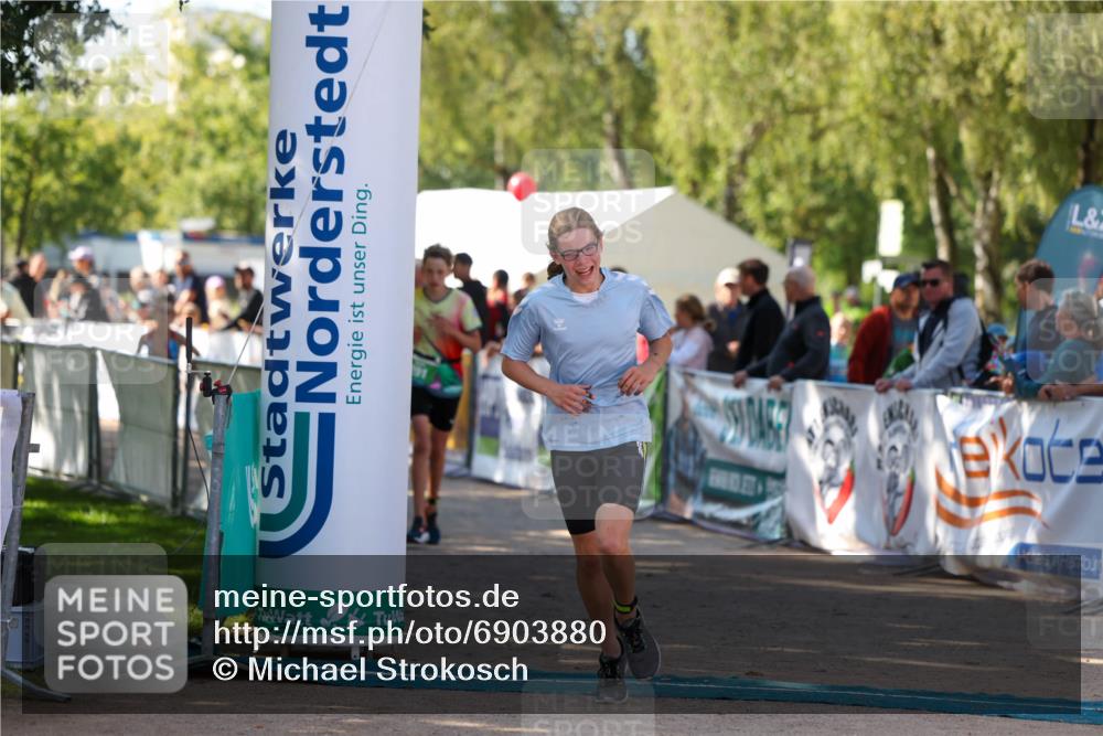01.09.2024 - 17. Tribühne Triathlon Michael Strokosch http://msf.ph/oto/6903880 01.09.2024 11:04:38 Ziel 188, 291, 305, 1072 meine-sportfotos.de