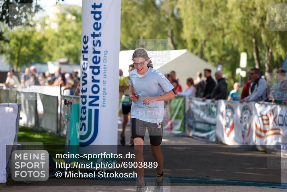 01.09.2024 - 17. Tribühne Triathlon Michael Strokosch http://msf.ph/oto/6903889 01.09.2024 11:04:38 Ziel 188, 291, 305, 1072 meine-sportfotos.de