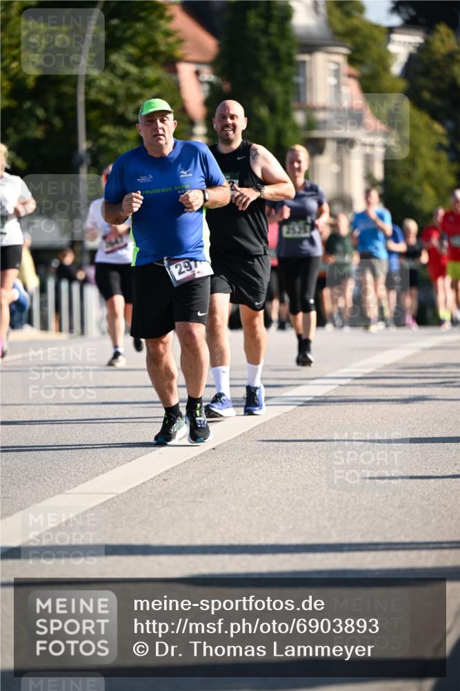 01.09.2024 - BARMER Alsterlauf Dr. Thomas Lammeyer http://msf.ph/oto/6903893 01.09.2024 09:40:06 Laufen 2647, 2016, 297 meine-sportfotos.de