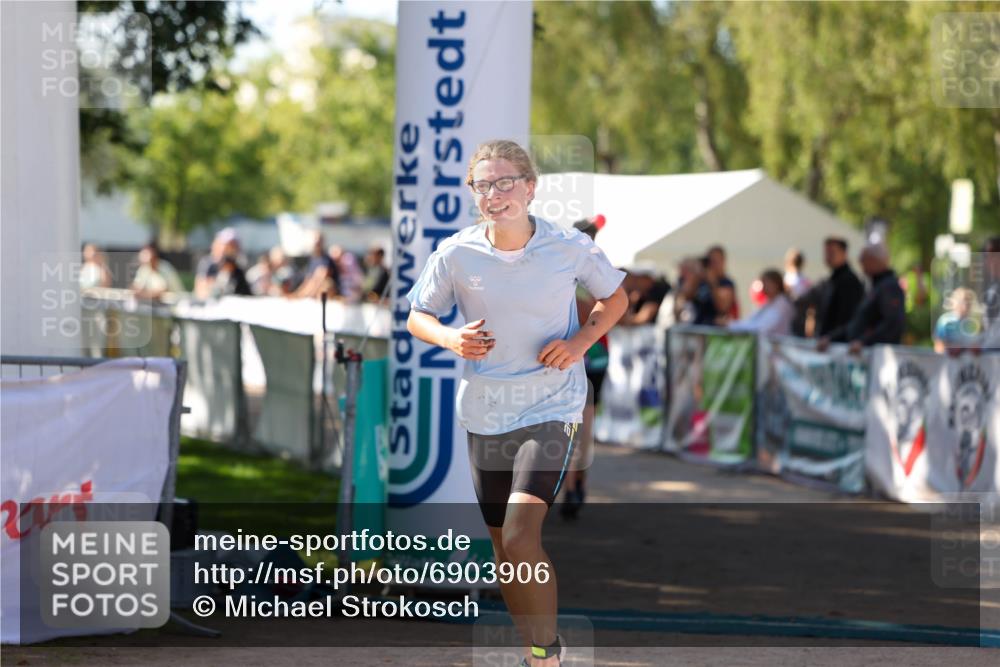 01.09.2024 - 17. Tribühne Triathlon Michael Strokosch http://msf.ph/oto/6903906 01.09.2024 11:04:39 Ziel 188, 291, 305, 1072 meine-sportfotos.de
