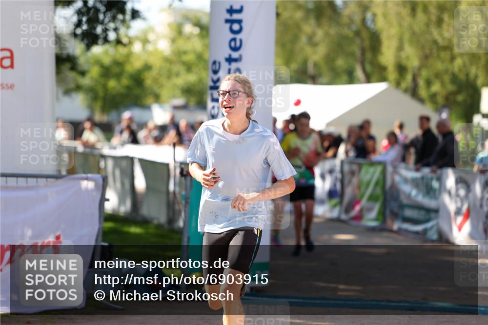 01.09.2024 - 17. Tribühne Triathlon Michael Strokosch http://msf.ph/oto/6903915 01.09.2024 11:04:39 Ziel 188, 291, 305, 1072 meine-sportfotos.de