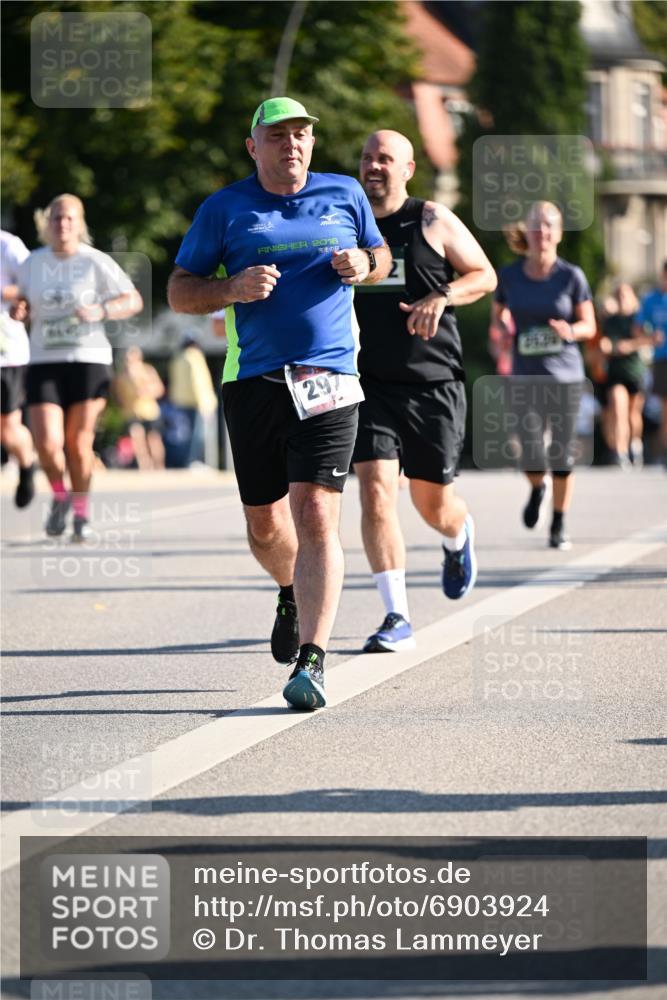 01.09.2024 - BARMER Alsterlauf Dr. Thomas Lammeyer http://msf.ph/oto/6903924 01.09.2024 09:40:07 Laufen 2016, 297 meine-sportfotos.de