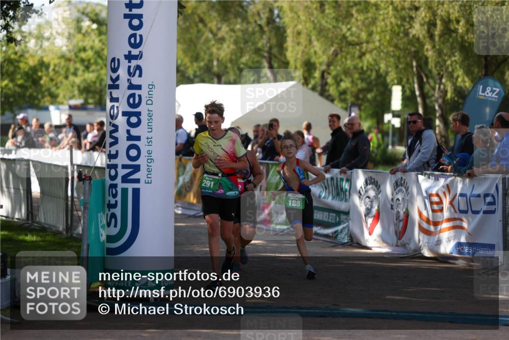 01.09.2024 - 17. Tribühne Triathlon Michael Strokosch http://msf.ph/oto/6903936 01.09.2024 11:04:40 Ziel 188, 242, 291, 305, 1072 meine-sportfotos.de
