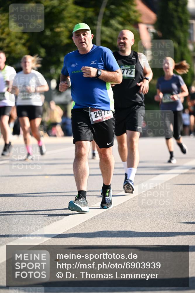 01.09.2024 - BARMER Alsterlauf Dr. Thomas Lammeyer http://msf.ph/oto/6903939 01.09.2024 09:40:08 Laufen 2970, 772 meine-sportfotos.de