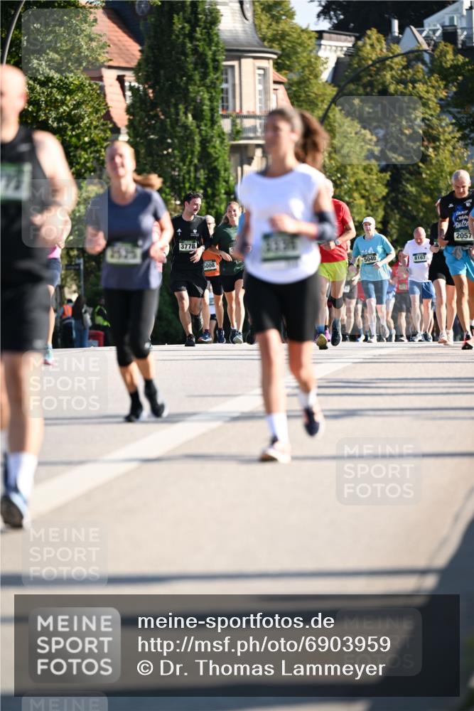 01.09.2024 - BARMER Alsterlauf Dr. Thomas Lammeyer http://msf.ph/oto/6903959 01.09.2024 09:40:08 Laufen 3778, 2057, 5008, 5040, 8167 meine-sportfotos.de